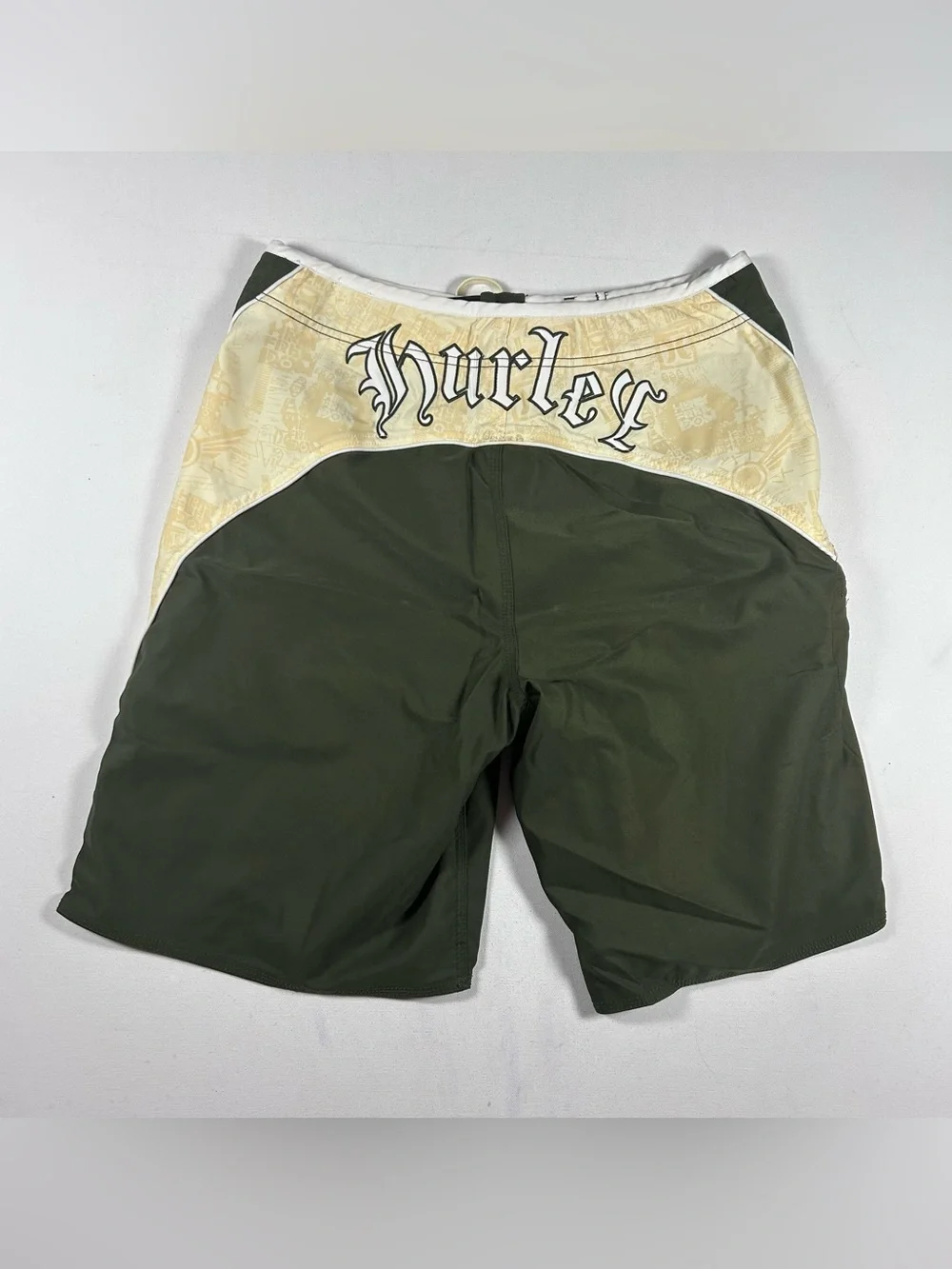 HURLEY BOARDSHORTS SHORTS MENS 34 Rare Sample Style Army Green Cream y2k Script